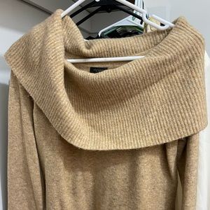 Shoulder sweater top